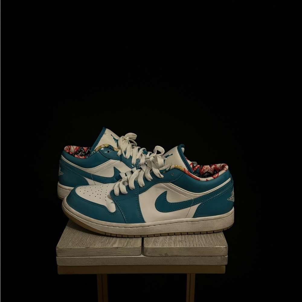 Low air Jordan’s good condition. Size 8.5